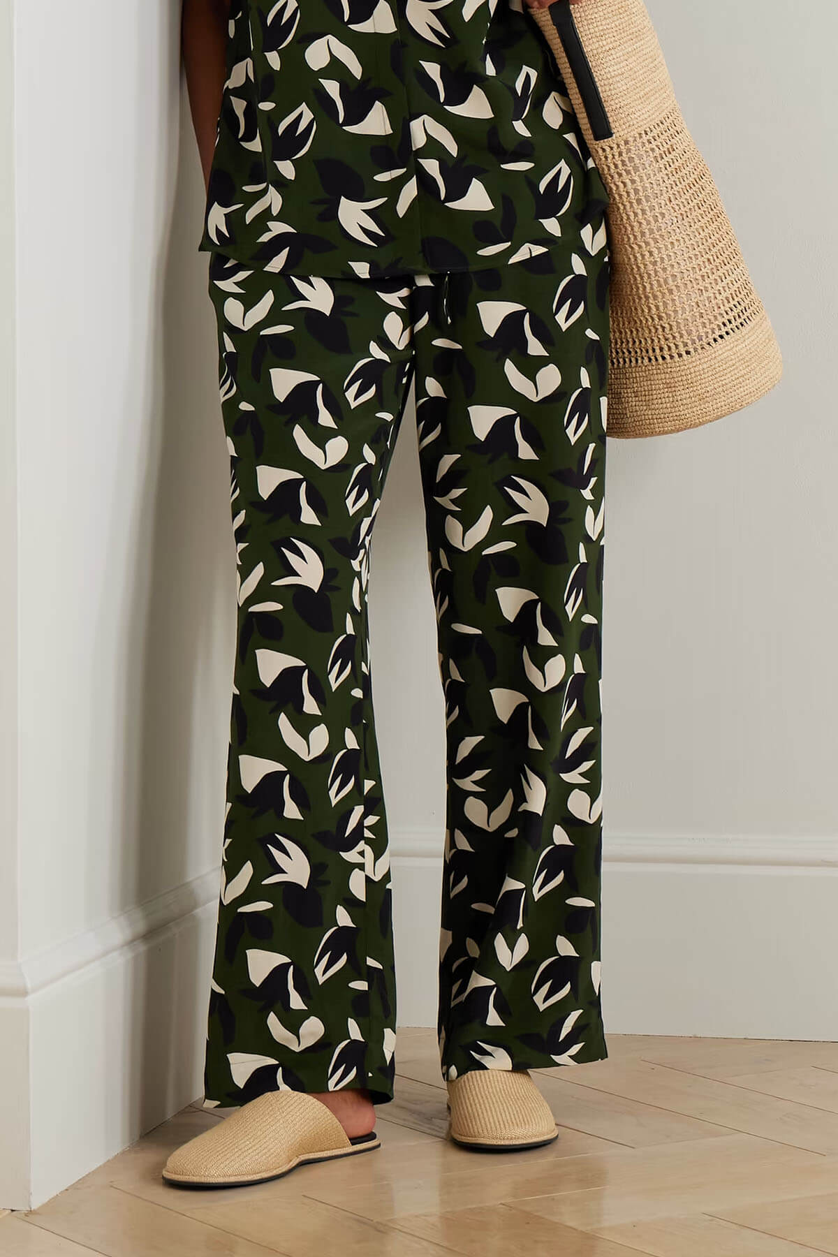 Unique Floral Print Satin Elastic Waist Straight Leg Pants