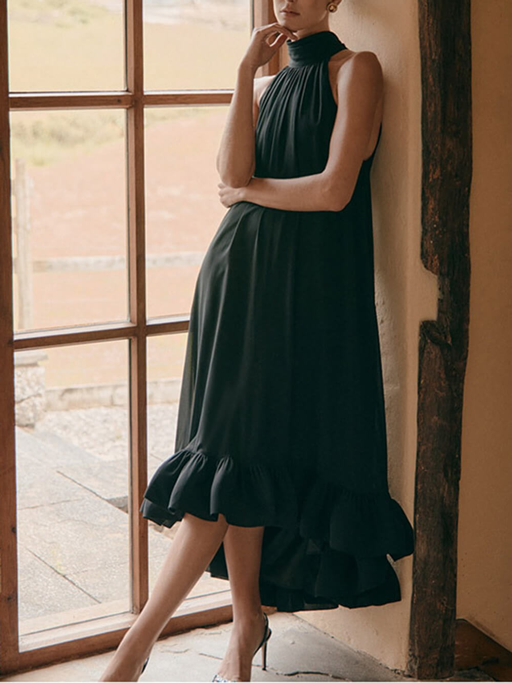 Elegant Ruffled Halter Neck Sleeveless Dress