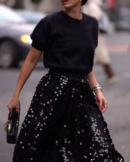 Black Minimalist Short-Sleeve Knit Top