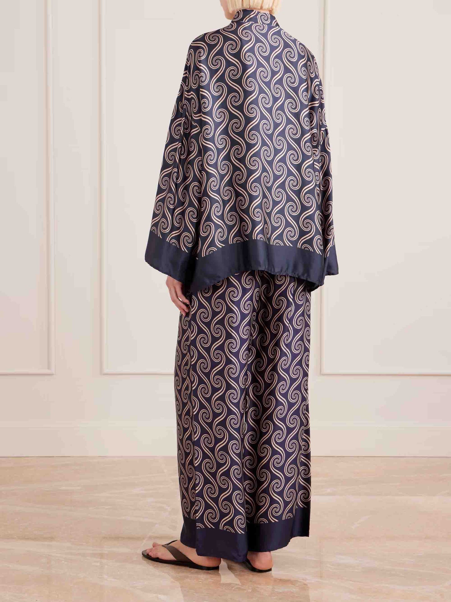 Unique Swirl Print Long-Sleeve Shirt