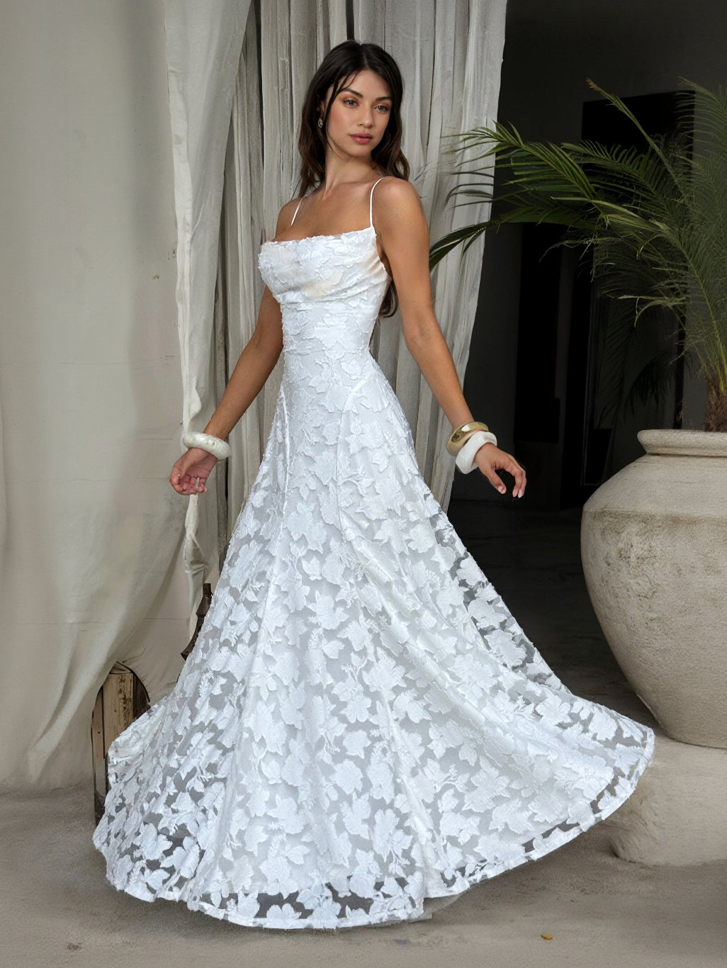 Elegant Floral Lace Spaghetti Strap Maxi Dress