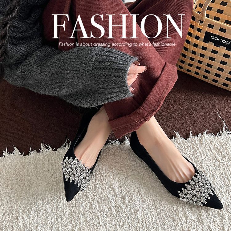 Elegant rhinestone pointed wedge heel silver single shoes women's 2025 early spring new French light mouth middle heel women's shoes small leather shoes