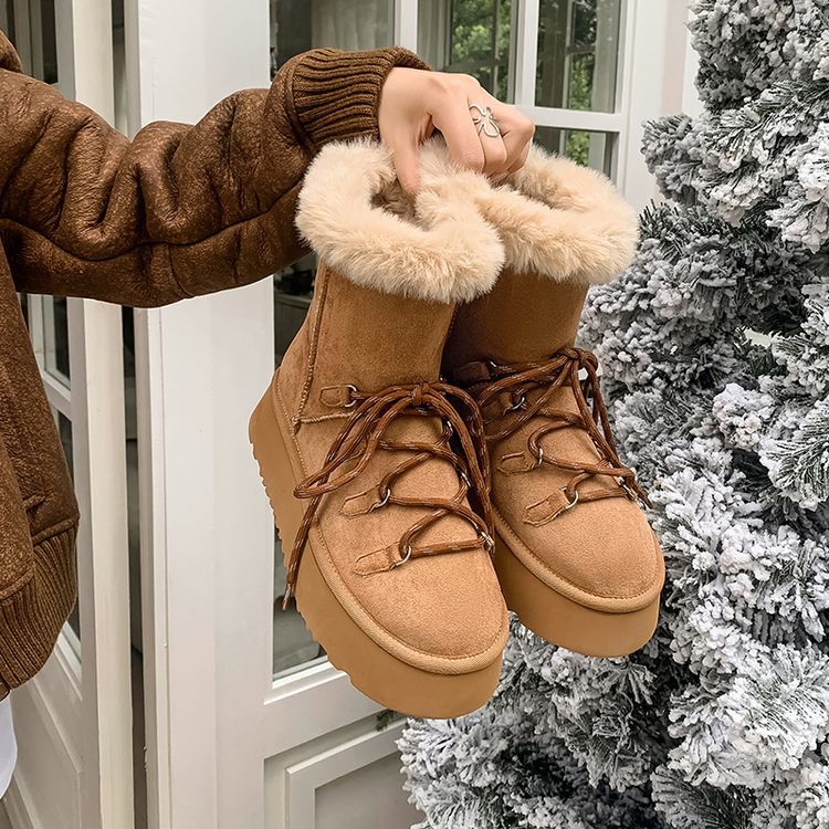 Thick-soled snow boots large-size women's boots 2024 winter new round head fashion sleeve comfortable medium heel fluffy short boots